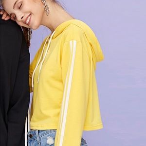 1 PLUS 1 GIRLS CONTRAST TAPE SLEEVE CROP HOODIE